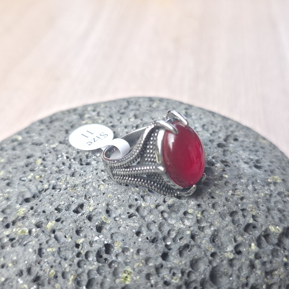 New Stainless Steel Men's Ring With Red Stone Size 11 - Picture 8 of 8